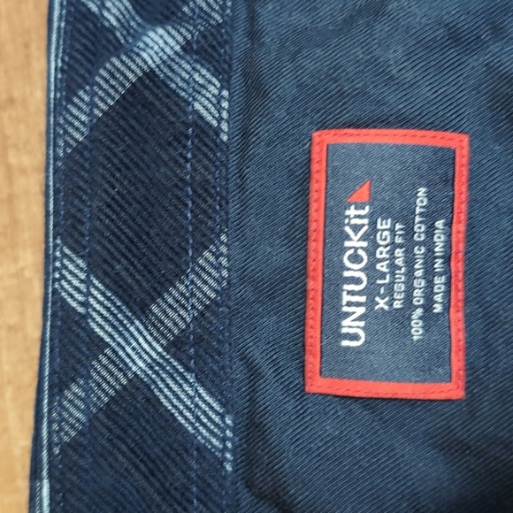 UNTUCKit Fair Trade Navy Windowpane Micro Cord Long Sleeve Button Down Size XL - Picture 4 of 8